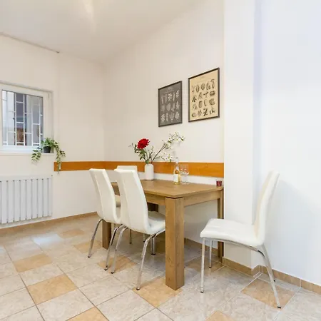 Danube Terrace Hacienda By Nw Apartment